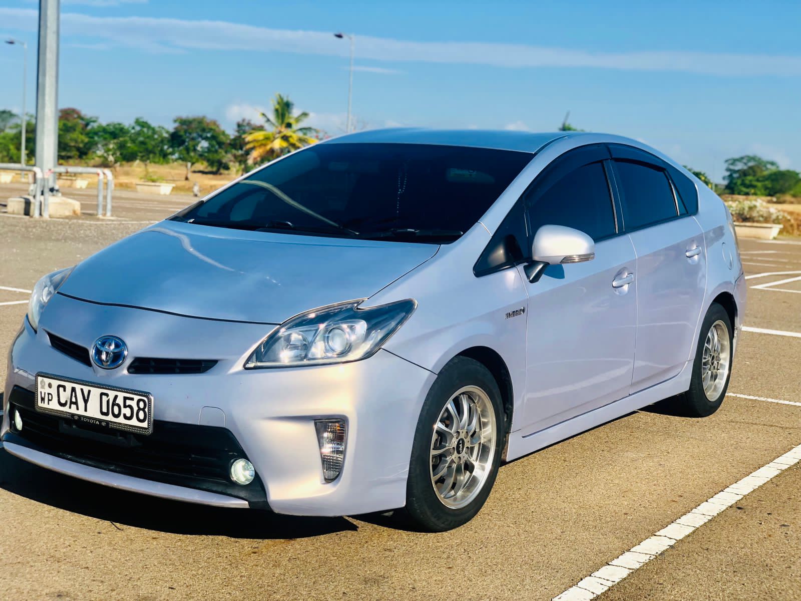 Аренда машины, Toyota Prius,  Коломбо, Шри-Ланка, 36.00$ в день