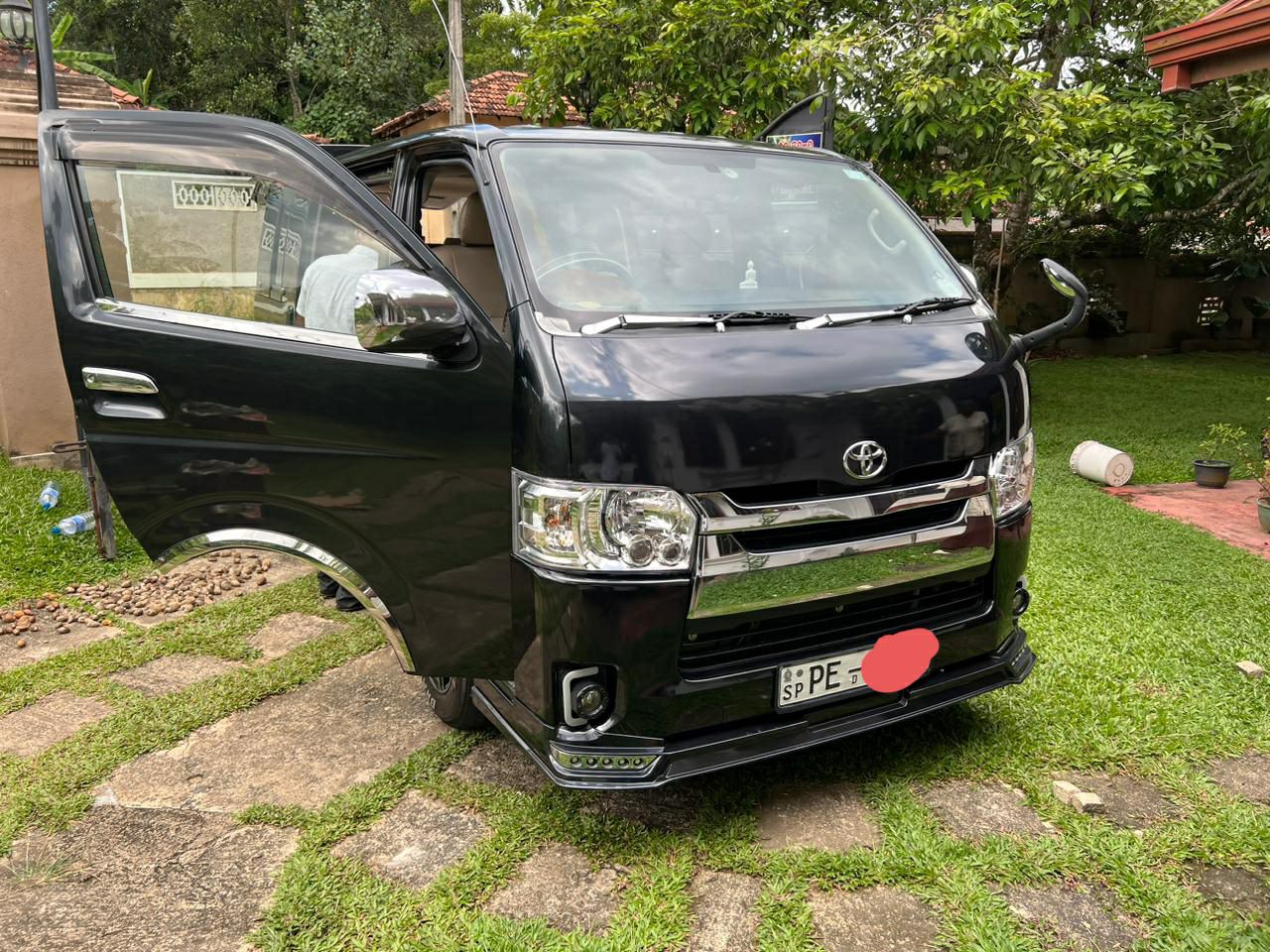 Аренда машины Toyota Hiace, Матара, Шри-Ланка, 36.00$ в день