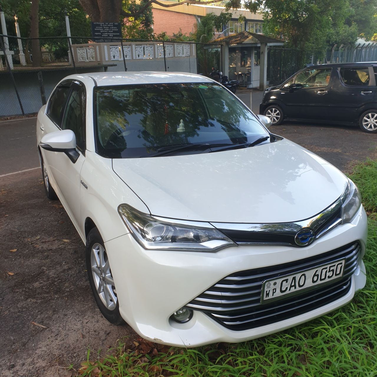 Аренда машины, Toyota Axio hybrid, Коломбо, Шри-Ланка, 36.00$ в день