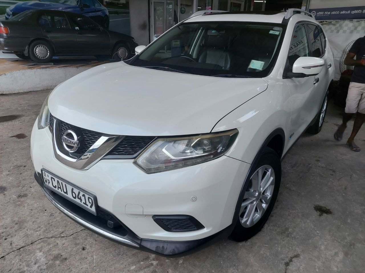 Аренда машины Nissan X-trail, Коломбо, Шри-Ланка, 36.00$ в день