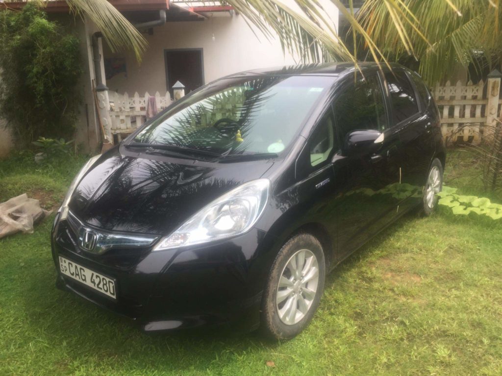 Аренда машины Honda Fit, Галле, Шри-Ланка, 36.00$ в день