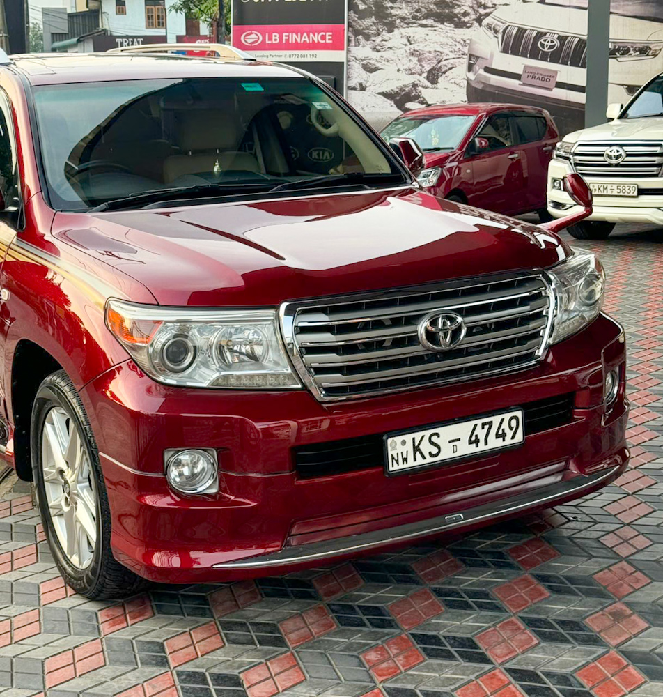 Аренда авто Toyota Land cruiser 200, Коломбо, Шри-Ланка, 55.00$ в день
